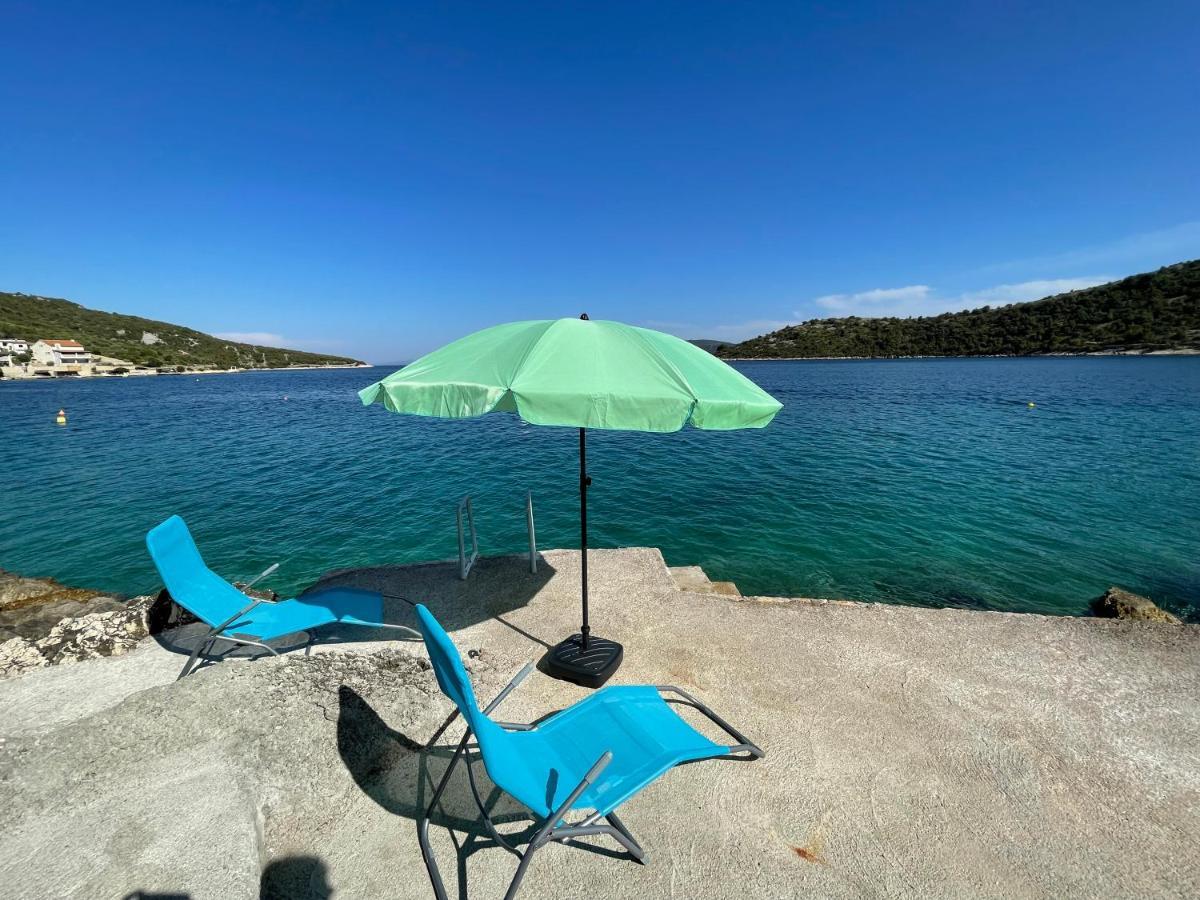 Apartman Emilija Vinišće Exteriér fotografie