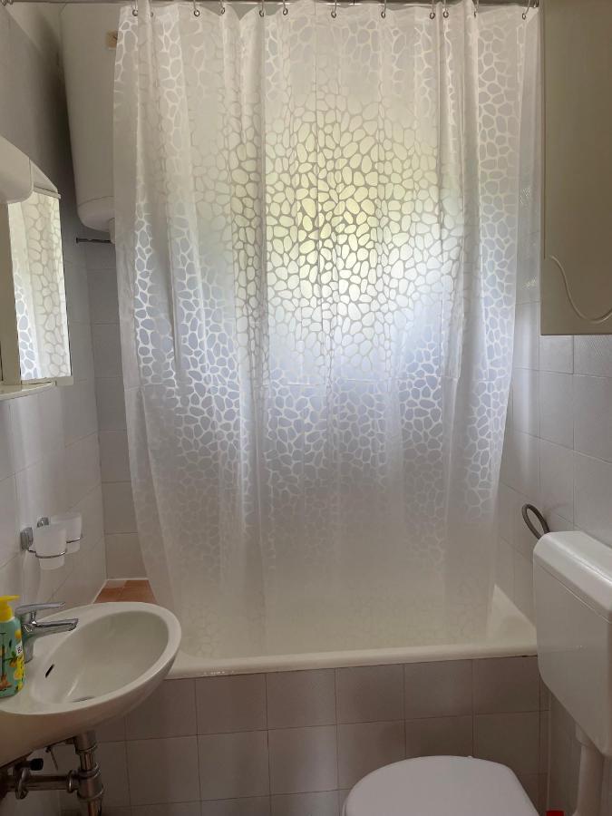 Apartman Emilija Vinišće Exteriér fotografie