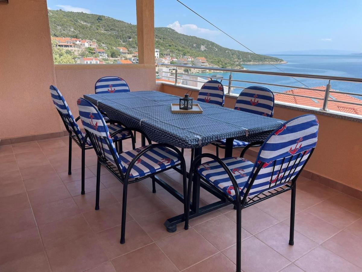 Apartman Emilija Vinišće Exteriér fotografie