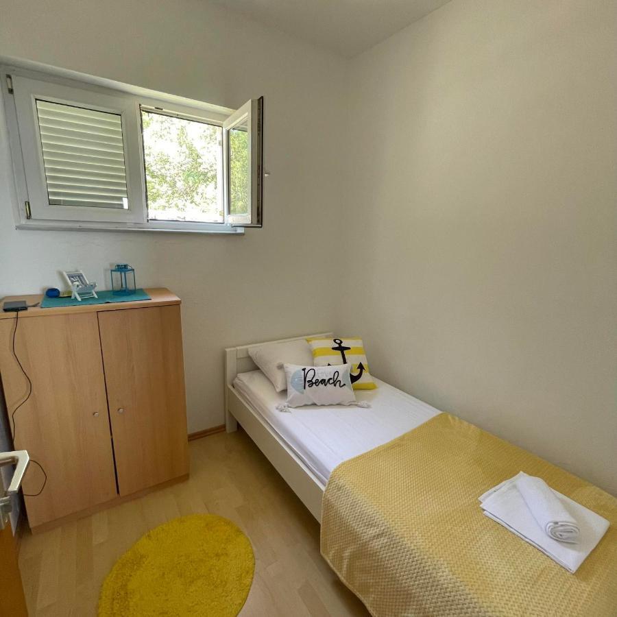 Apartman Emilija Vinišće Exteriér fotografie