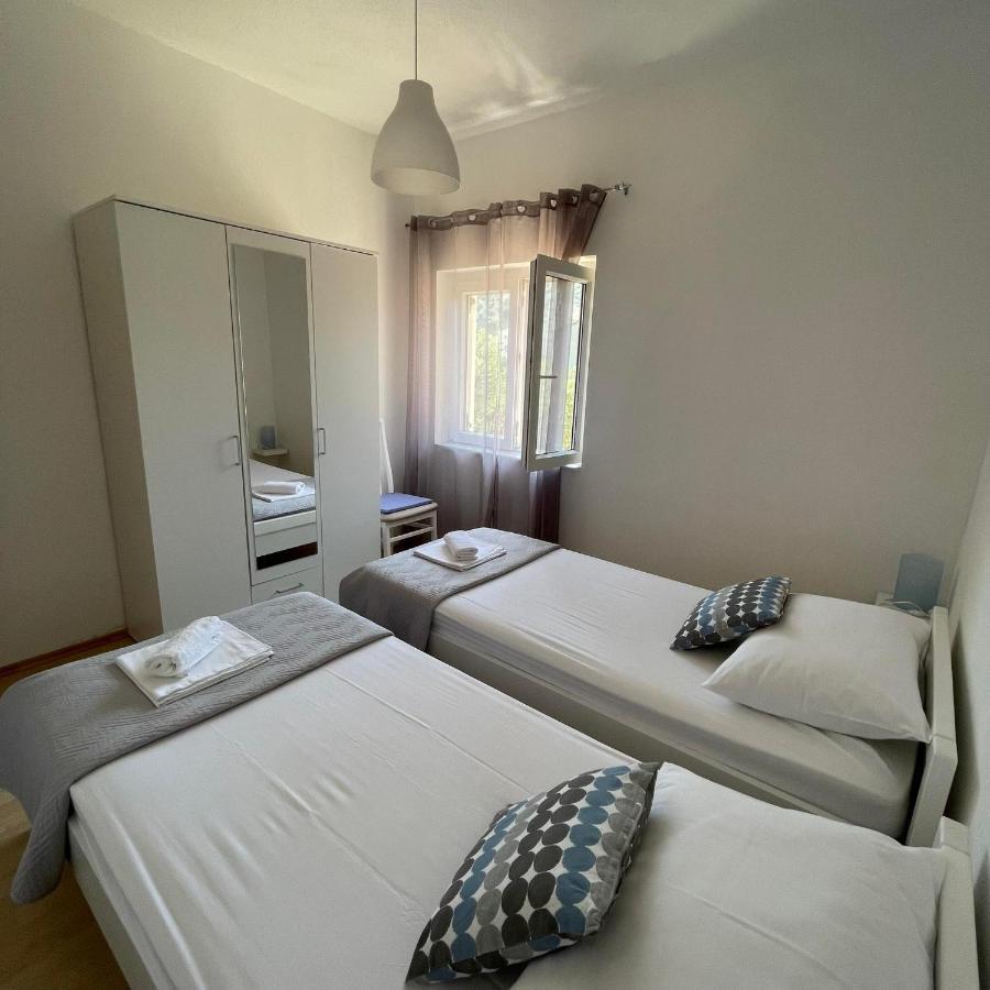 Apartman Emilija Vinišće Exteriér fotografie