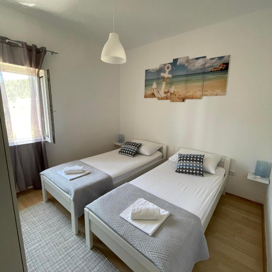 Apartman Emilija Vinišće Exteriér fotografie