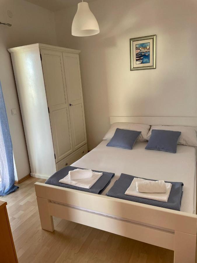 Apartman Emilija Vinišće Exteriér fotografie