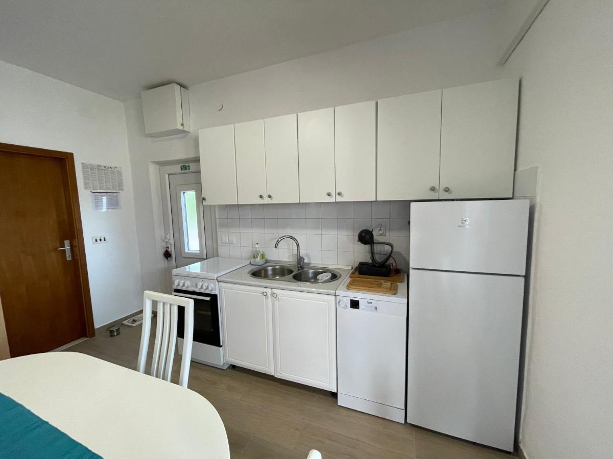 Apartman Emilija Vinišće Exteriér fotografie